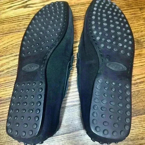 Tod’s Gommino Driving Loafers - Picture 3 of 4